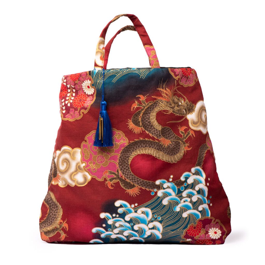 AKA TO MIDORI 赤と緑 TOTE BAG IN DEEP RED WITH BLUE WAVES