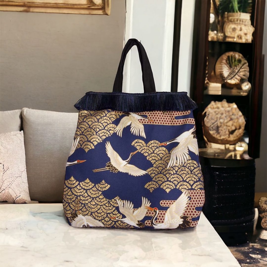 TSURU TORI 鶴鳥 TOTE BAG IN DEEP BLUE COTTON JAPANESE FABRIC WITH GOLDEN AND BLACK COLORED DETAILS