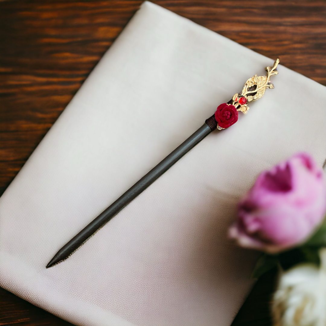 WOODEN HAIRPIN WITH VELVET ROSE