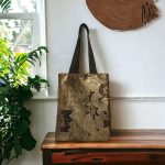 LA BORSA TOTE IN HANFU D'ORO