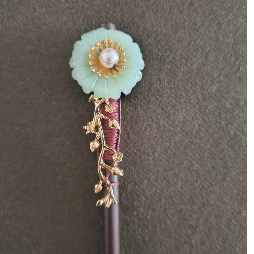 Hair Pin Light Green and tiny leaves MOMO KIDOHO