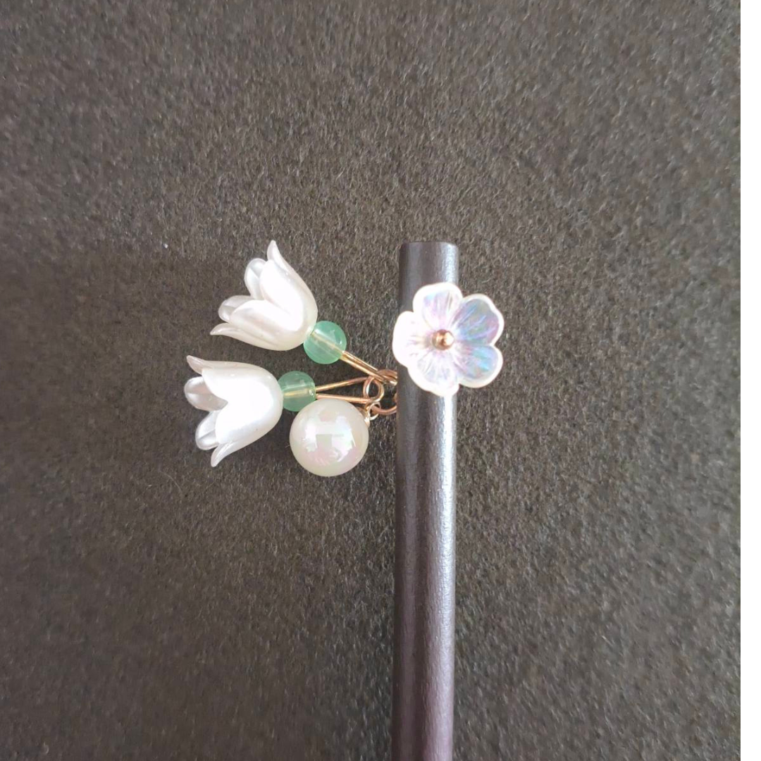 Hair Pin White Flowers MOMO KIDOHO