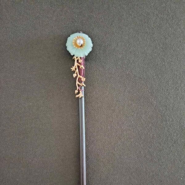 Hair Pin Light Green and tiny leaves MOMO KIDOHO