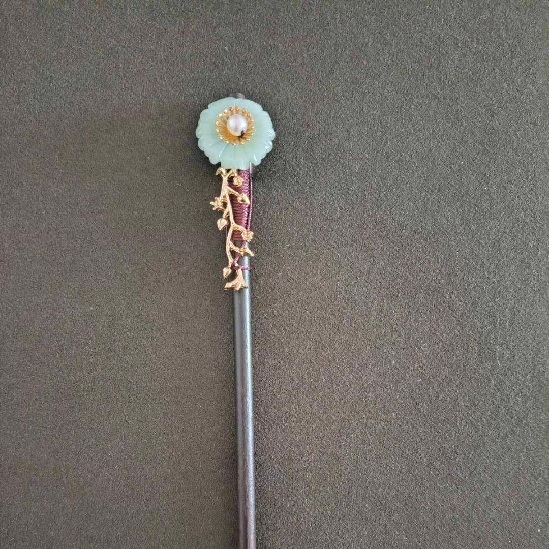 Hair Pin Light Green and tiny leaves MOMO KIDOHO