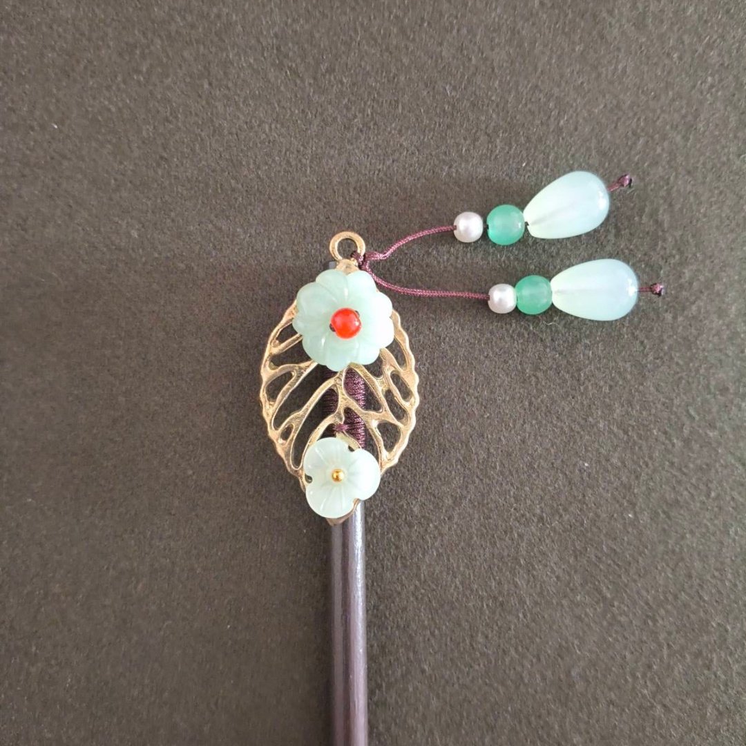 Hair Pin Light Green and Leaf MOMO KIDOHO