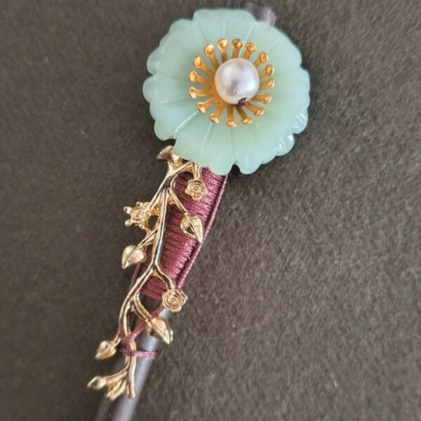 Hair Pin Light Green and tiny leaves MOMO KIDOHO