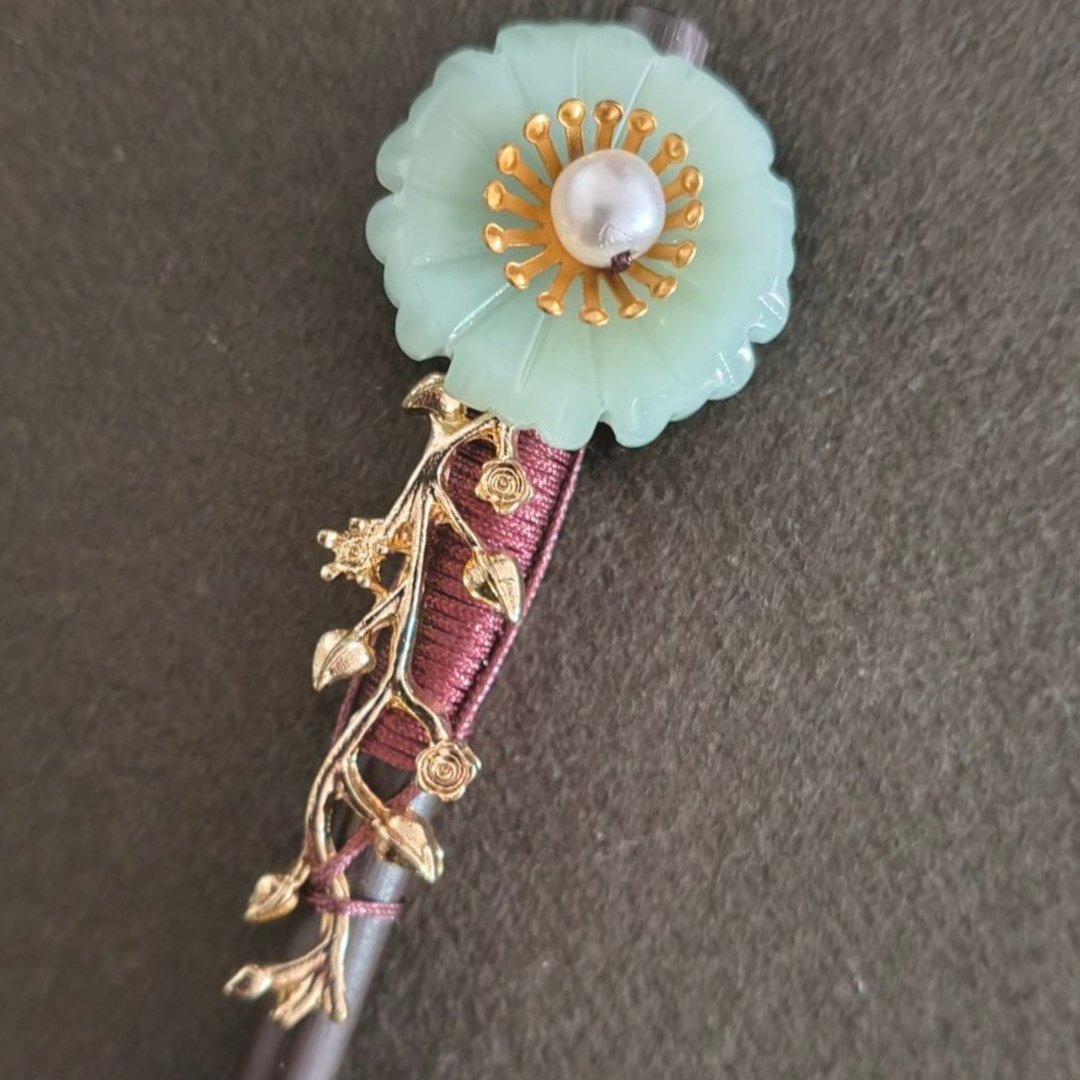 Hair Pin Light Green and tiny leaves MOMO KIDOHO